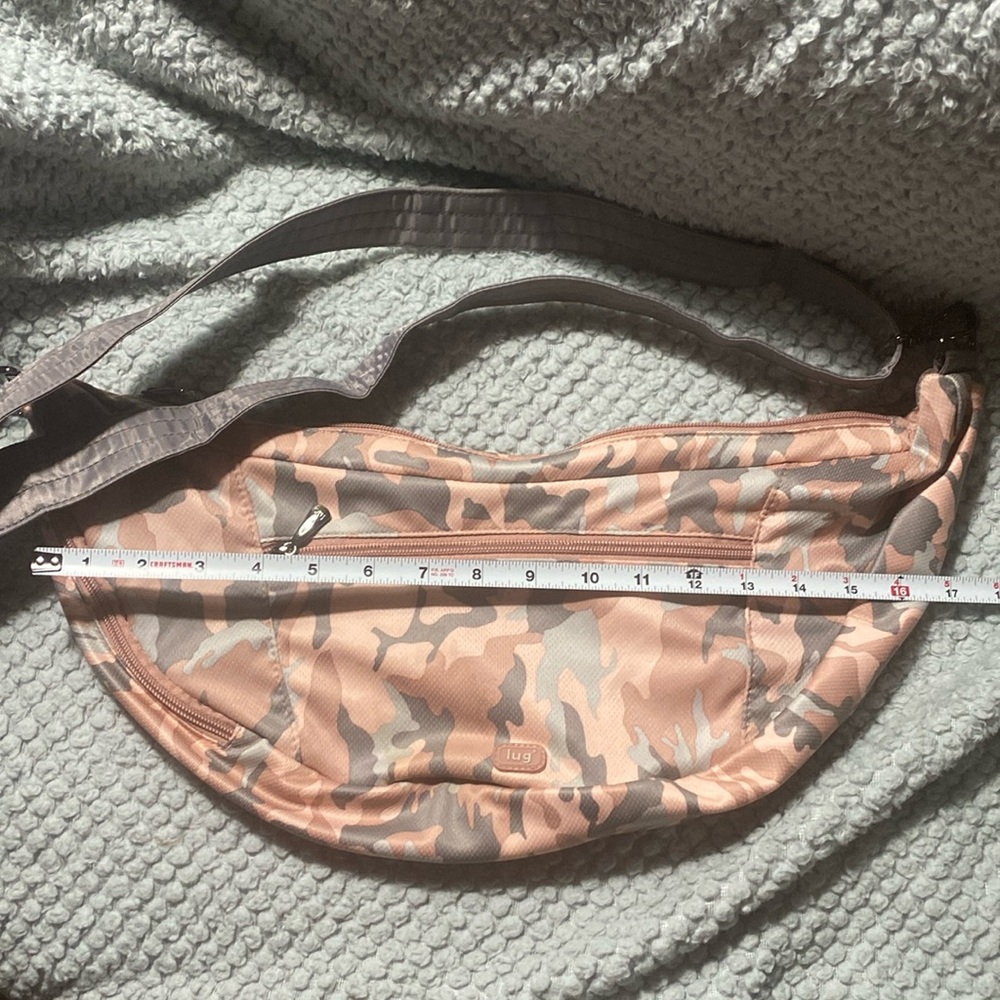 Lug Boomerang Crossbody Sling